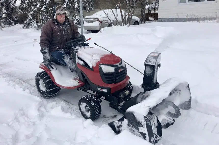Regina man uses homemade snowblower to clear entire block
