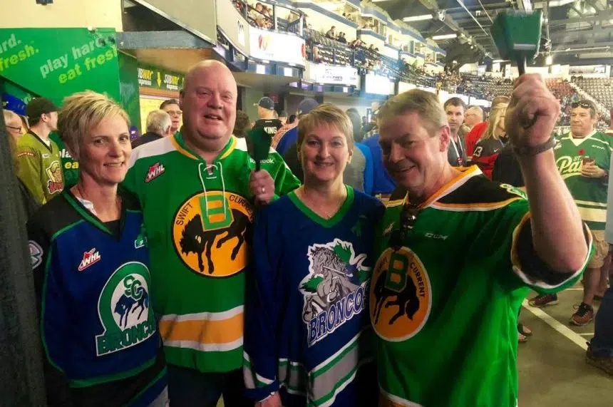 Memorial Cup fans raise their cow bells, clappers in Game 2