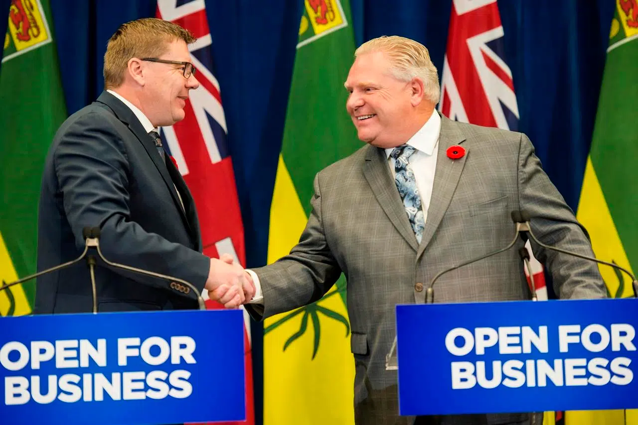 Ontario, Saskatchewan premiers vow to reduce provincial trade barriers