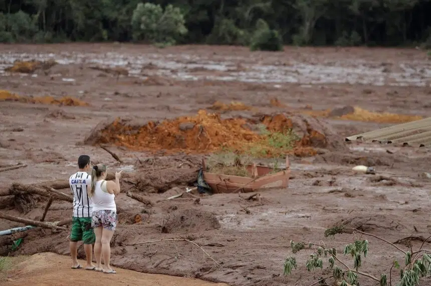 Fears that 2nd dam could breach in Brazil prompt evacuations