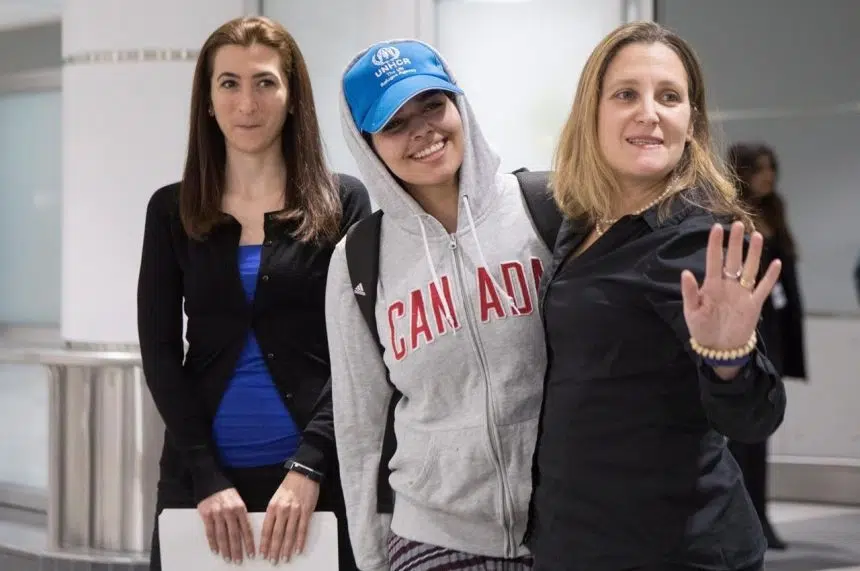 Teen refugee fleeing Saudi Arabia arrives in Toronto