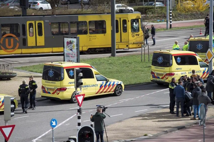 Gunman kills 3 on Dutch tram; mayor fears terrorism