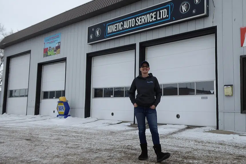 Regina mechanic throws wrench into gender stereotypes