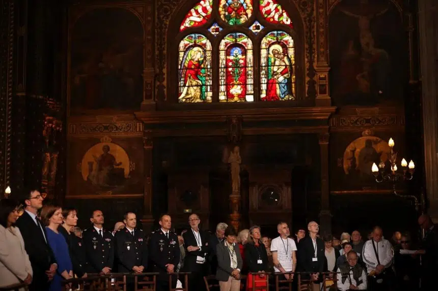 Paris Easter Mass honours firefighters who saved Notre Dame