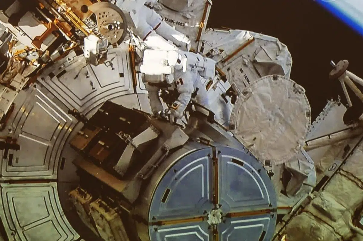 Astronaut David Saint-Jacques says first spacewalk was ‘pure joy’
