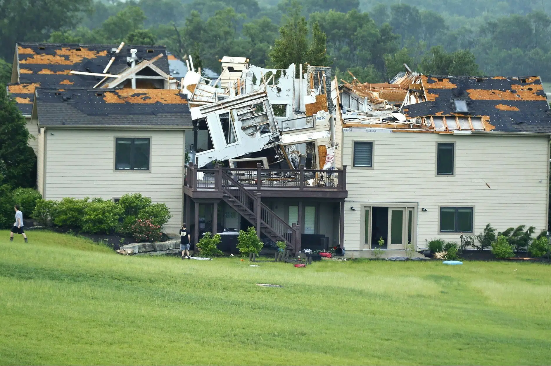 Tornadoes stretch into Pennsylvania