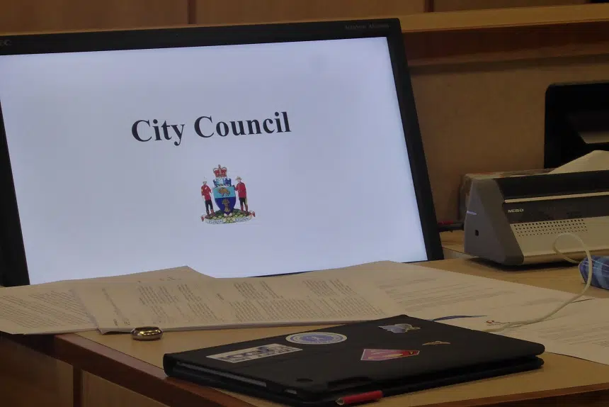 Regina city councillor taking city manager to court