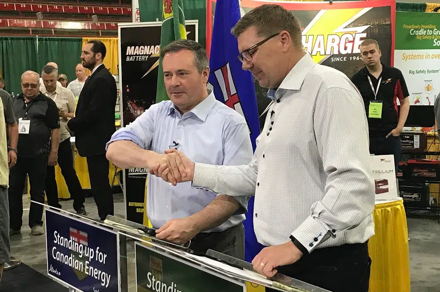 Oil and gas crowd appreciates message of Moe and Kenney