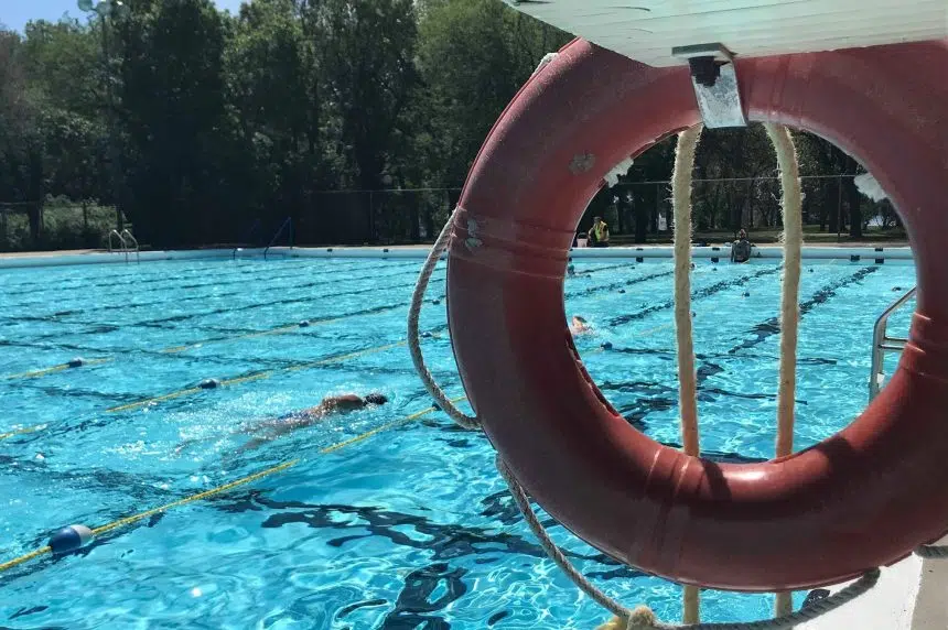 Regina's Regent Pool staying open for two extra weeks