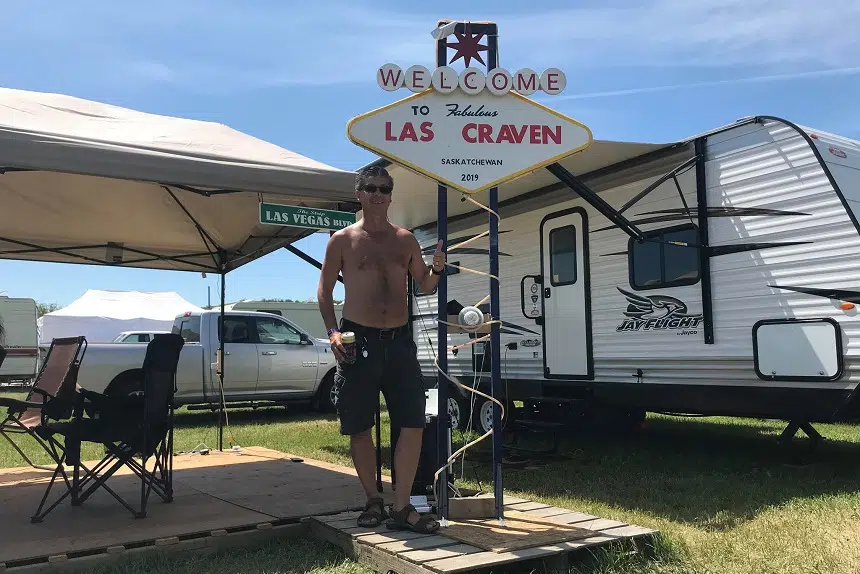 Campsite flair adds extra life to Country Thunder