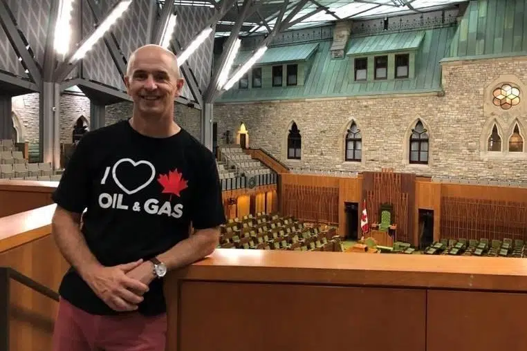 ‘Outrageous:’ Alberta man told oil and gas shirt not allowed in Senate