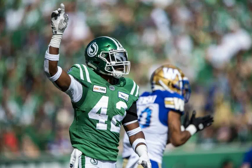 Roughriders kick last-play field goal to edge out Bombers 19-17