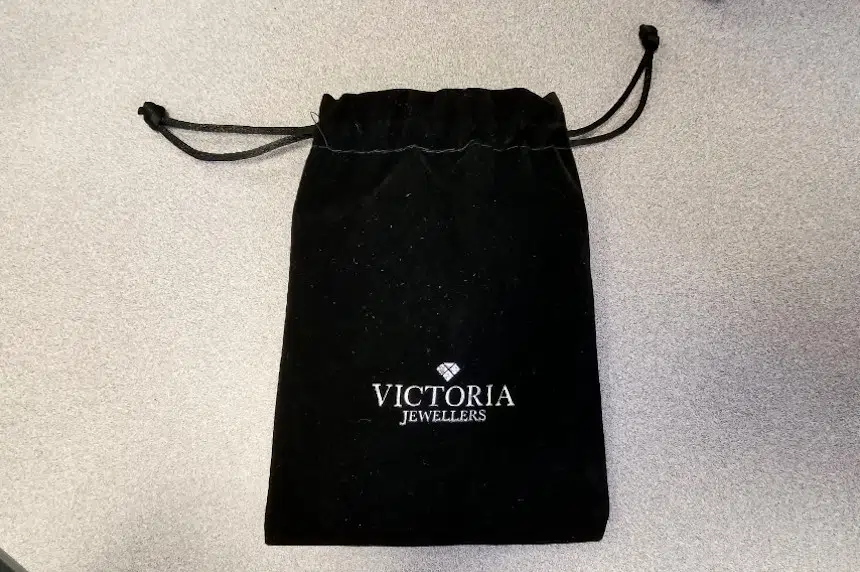 Regina police searching for owner of lost jewelry bag