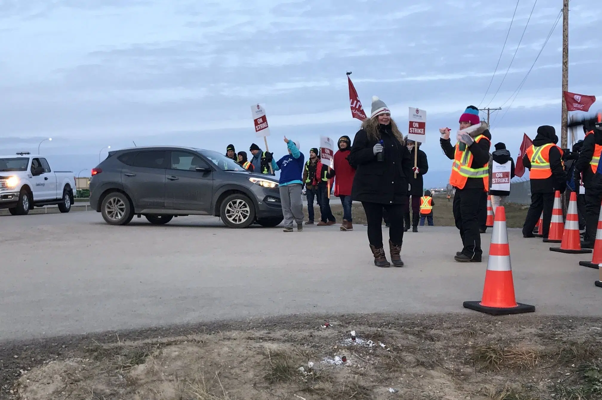 Picketers block SaskEnergy access, Crowns concerned about essential services