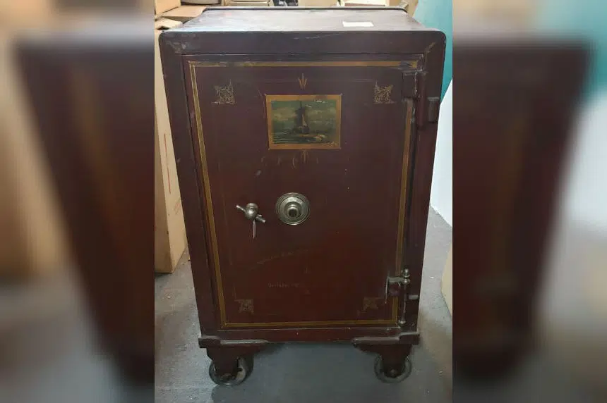 Civic Museum of Regina solves mystery of long-locked safe