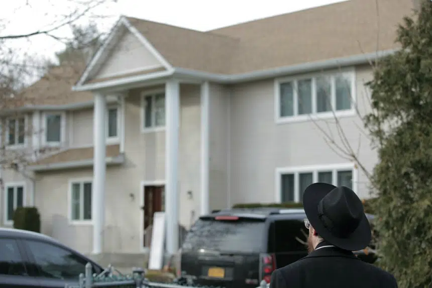 5 stabbed at rabbi’s house on Hanukkah; suspect in custody