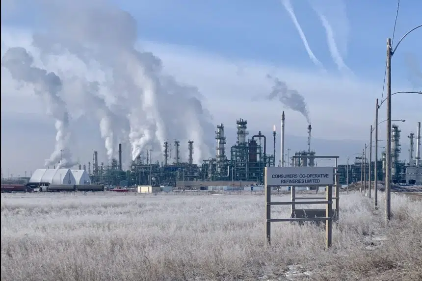 Union, company dispute refinery's safety during lockout