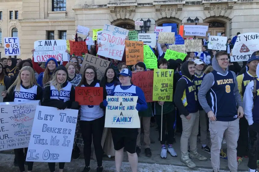 Sask. students rally to save their extracurriculars