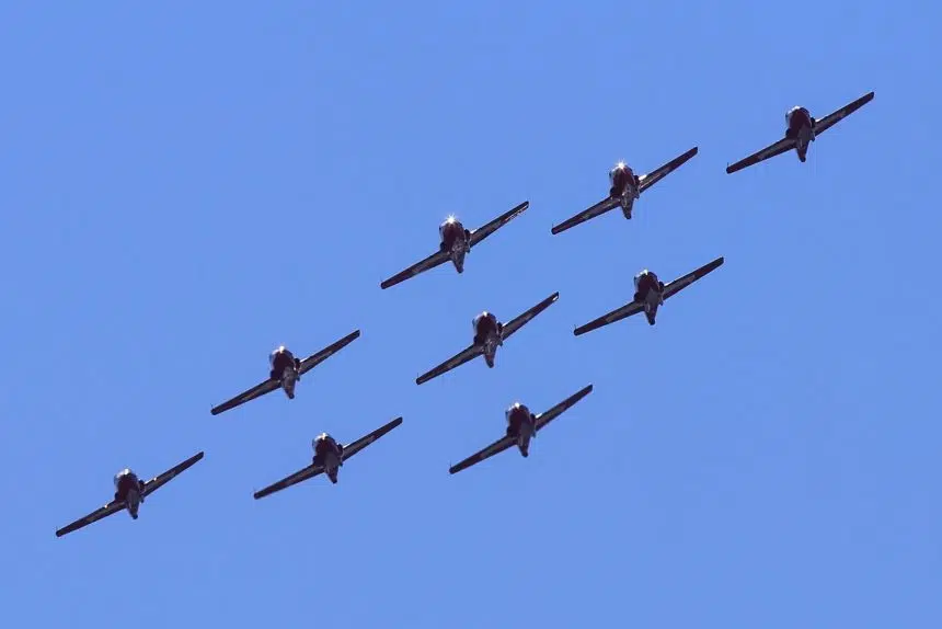Snowbirds cleared to resume flying operations