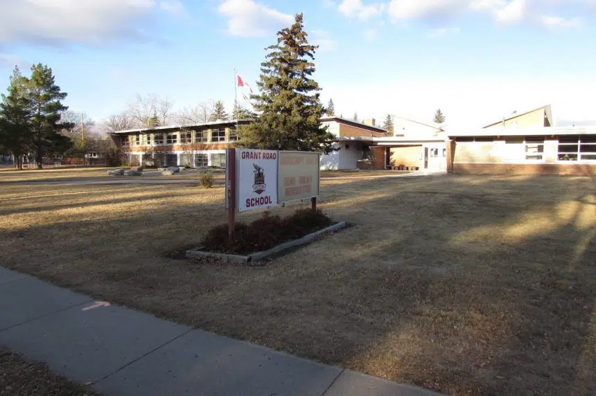 COVID cases identified at Regina, Saskatoon schools; Grant Road closes