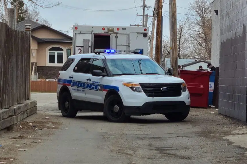 Regina police make arrest after man allegedly throws knife at officer