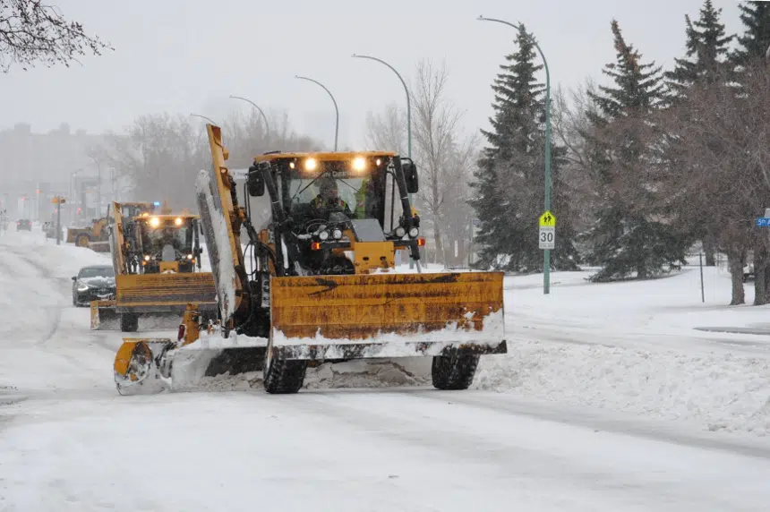 City of Regina crews, truck drivers react to wintery conditions