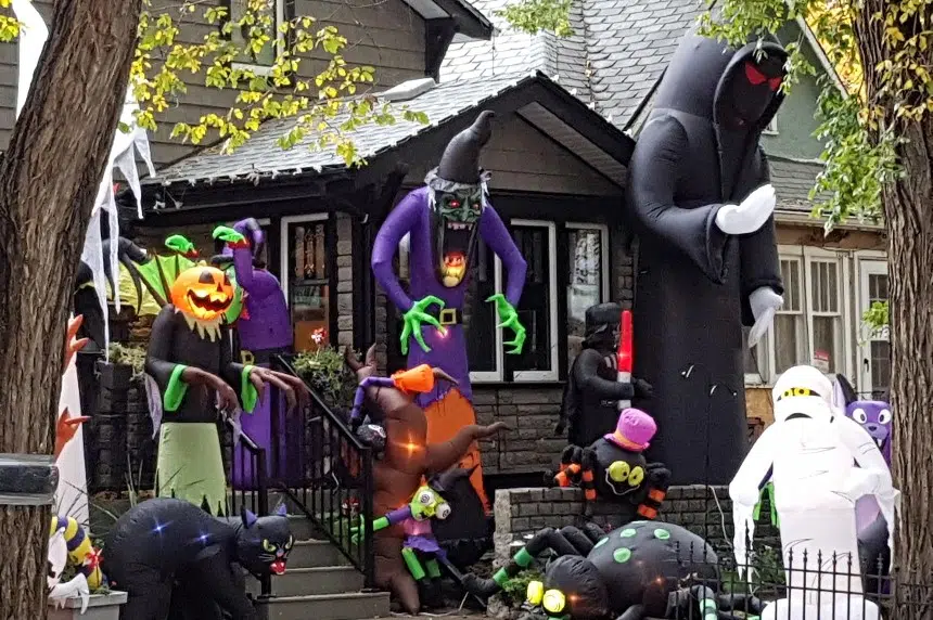 Regina couple says giant Halloween decorations stolen