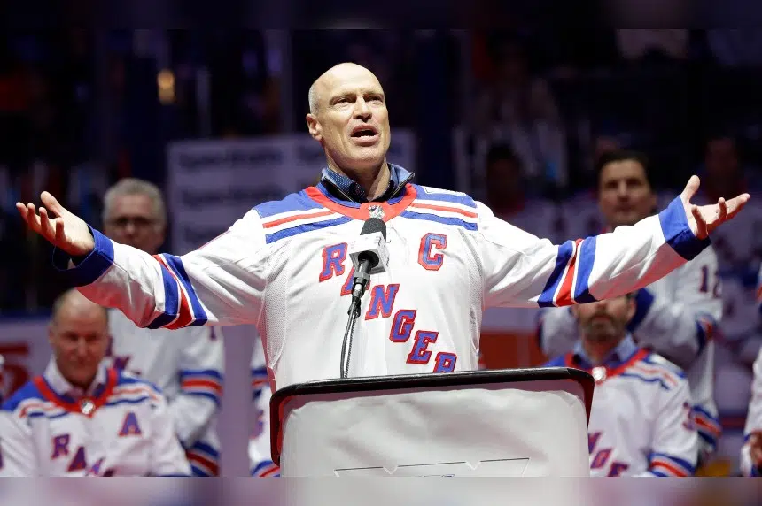 NHL legend Messier lays out leadership lessons