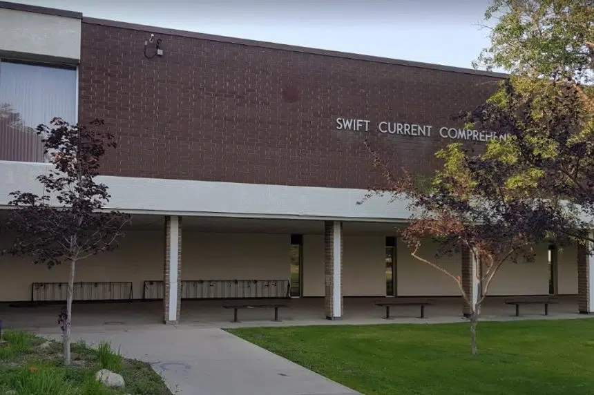 Temporary vaccine or test policy to continue in Swift Current school
