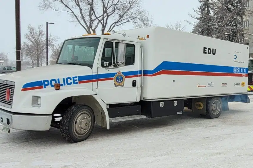 Regina bomb squad deals with 'suspicious device' on King Street