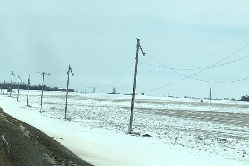 Power remains out, people assess the damage in southeast Sask.