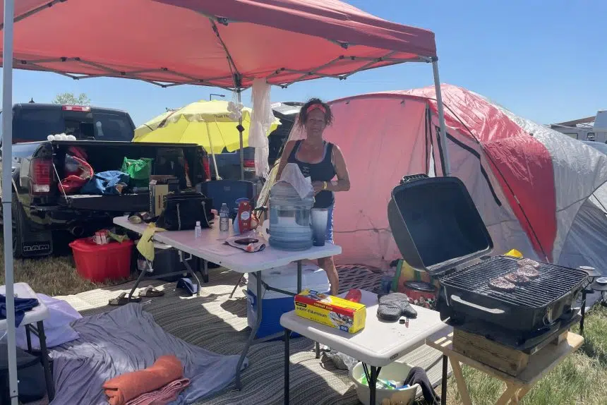 Country Thunder campers still finding ways to beat the heat