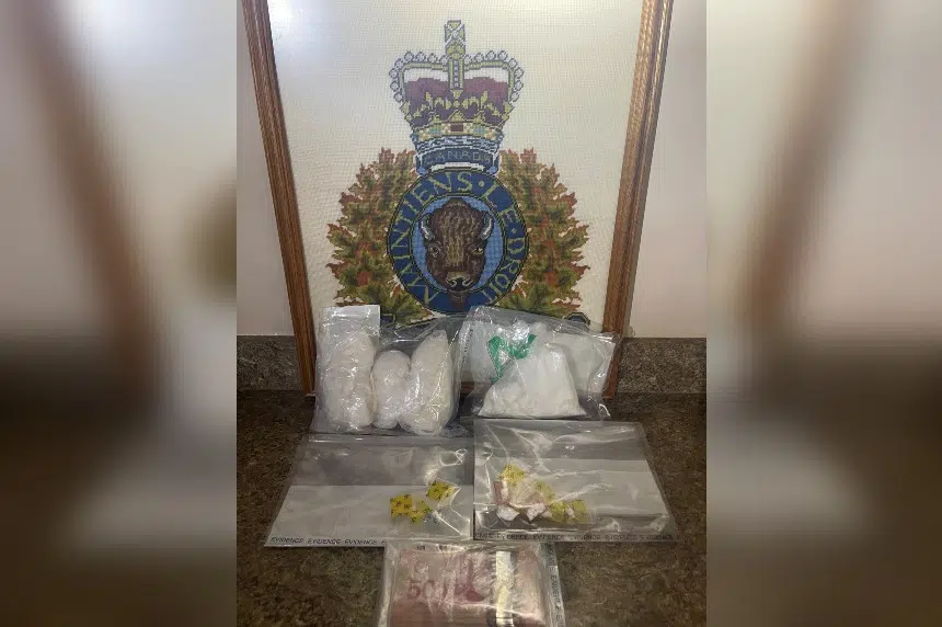 Mounties seize nearly 1 kilo of meth during traffic stop near Maple Creek