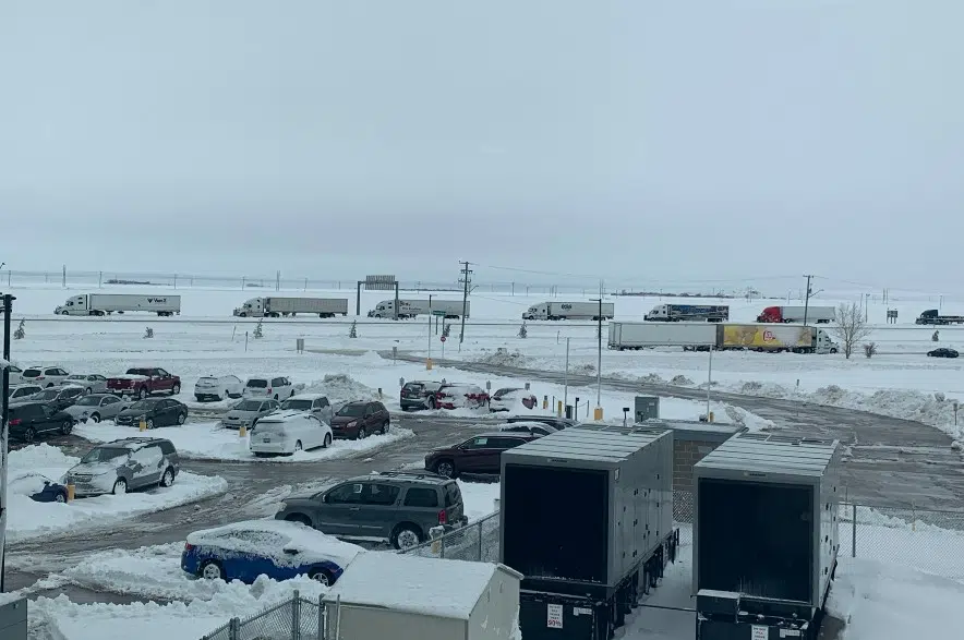 Snowfall warnings, road closures still in place due to Saskatchewan storm