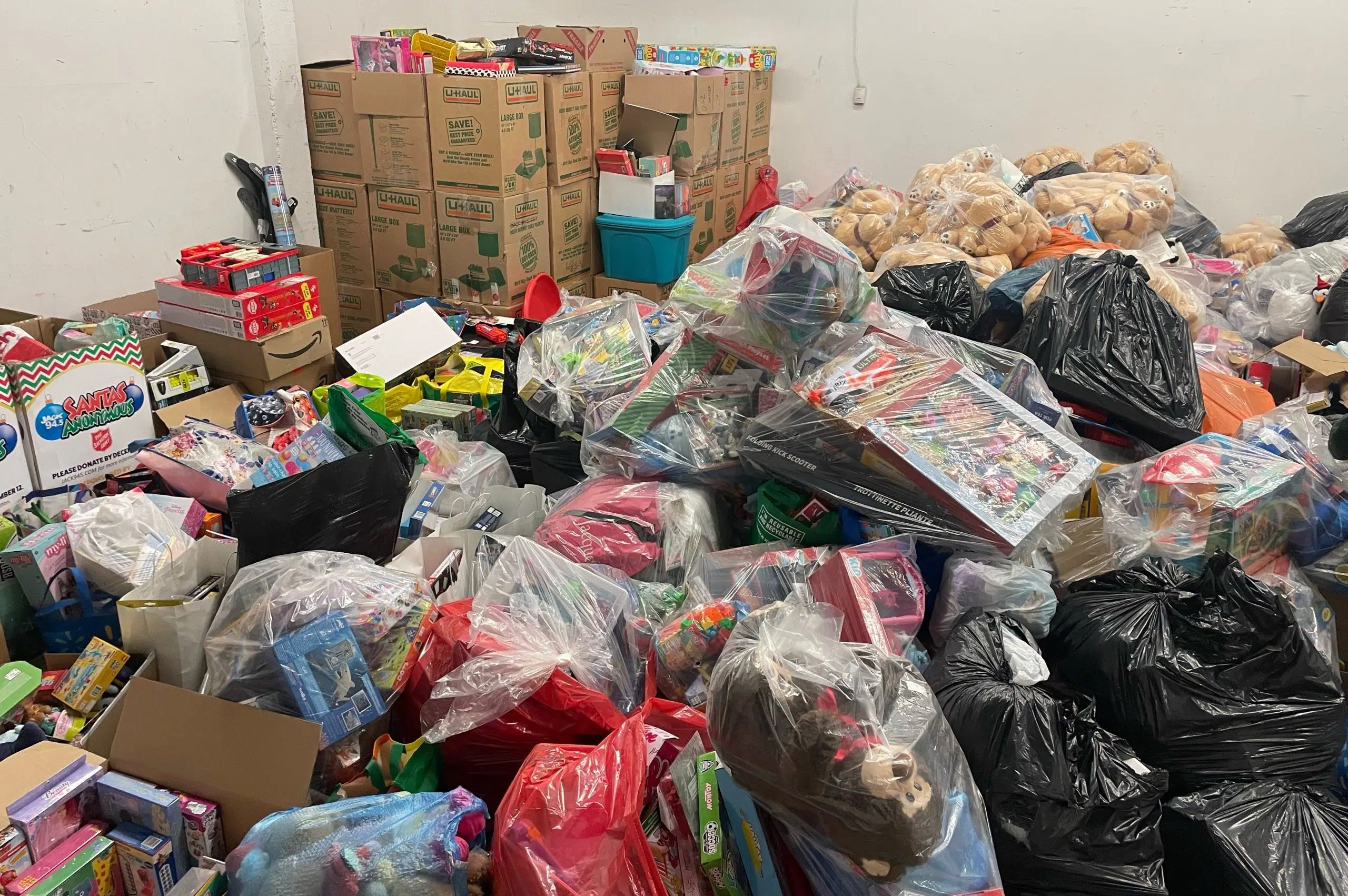 Santas Anonymous campaign collects toys for 4,543 children