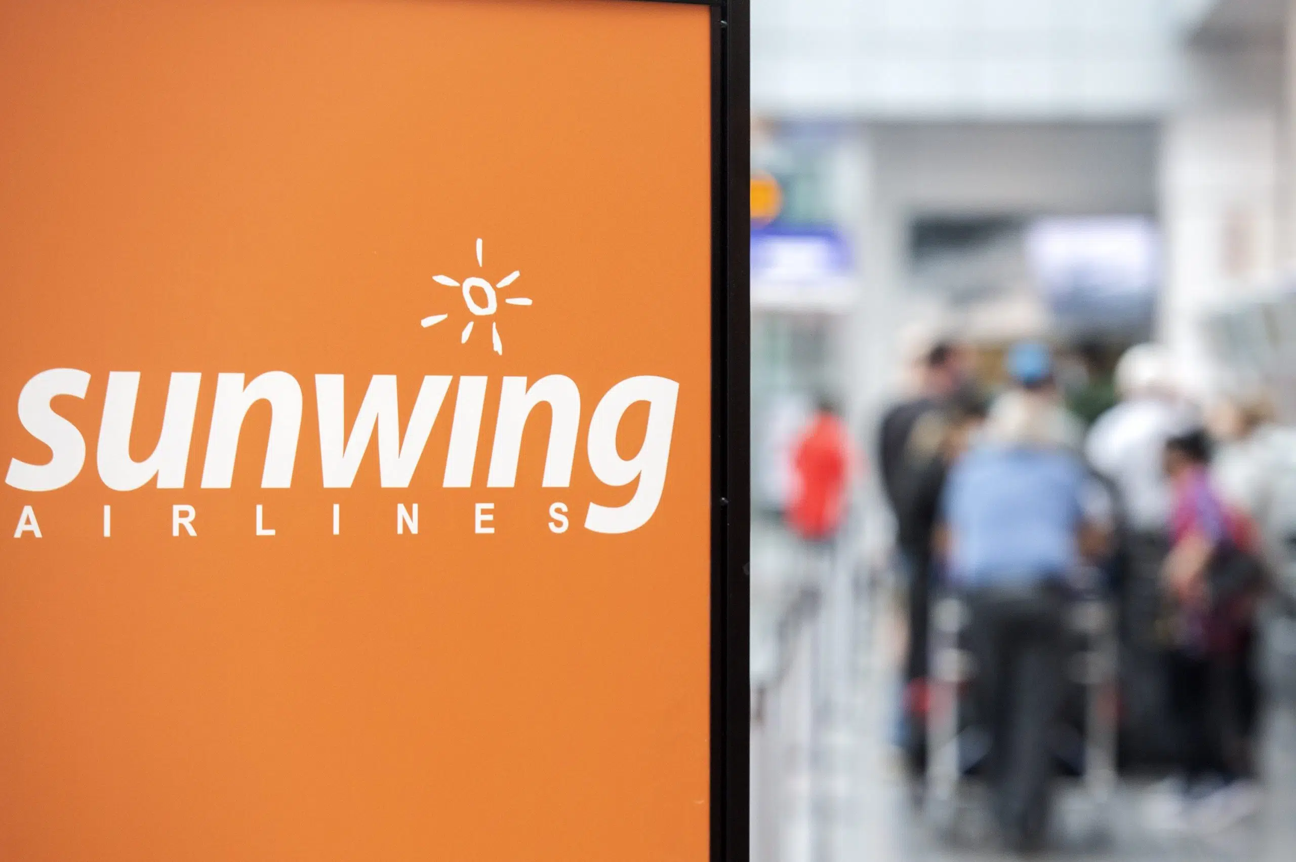 Passenger rights advocate offers tips on what to do after being stranded by Sunwing