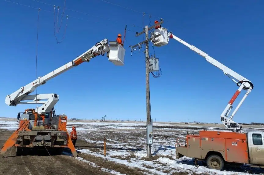 What's it like to work in the cold? SaskPower line worker chimes in