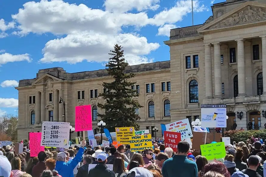 STF rally draws thousands who share union's concerns about education