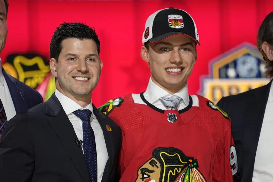 Bedard's a Blackhawk: Chicago takes Pats star first overall in NHL draft