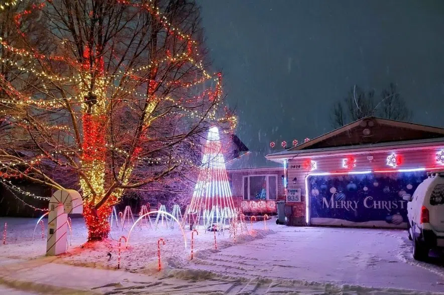 25,000 Christmas lights twinkle in holiday display in Regina