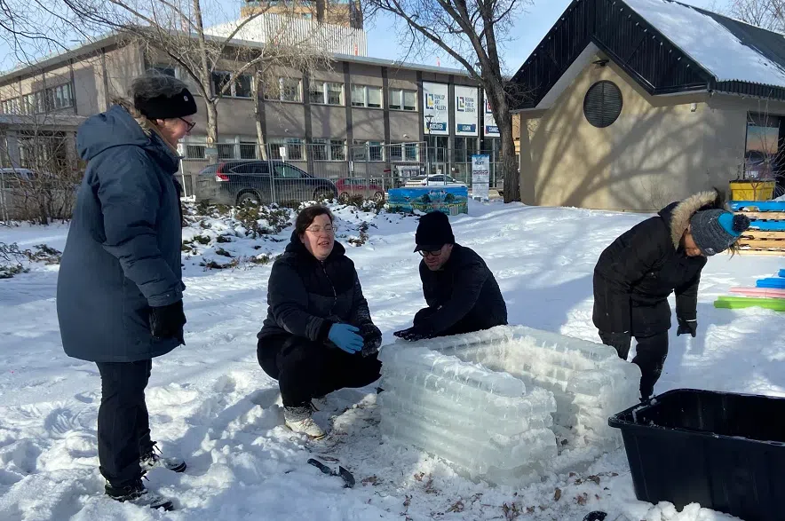 Regina residents compete for best Arctic abode during Frost festival