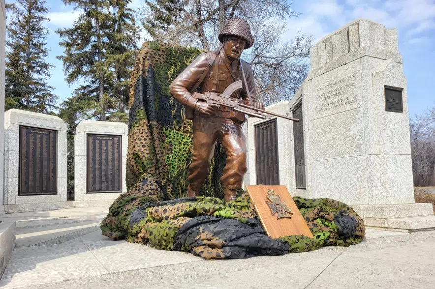From the prairies to the beach: Regina Rifles statue makes stop in Queen City