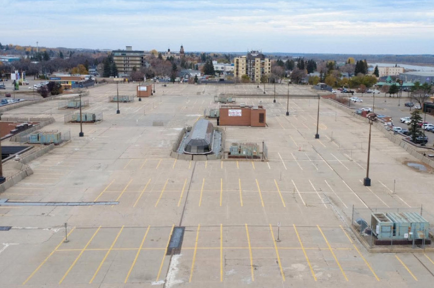An aerial view of the roof of Gateway Mall in Prince Albert.