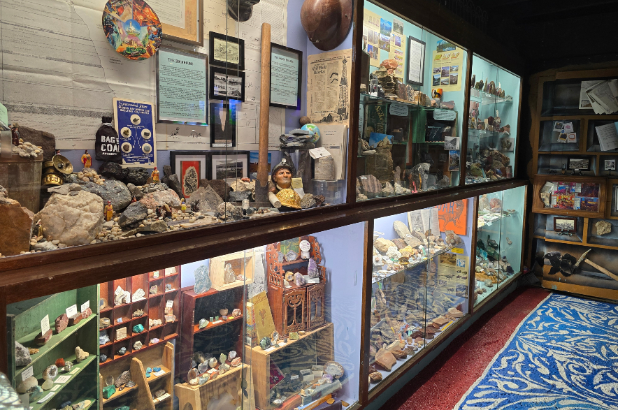 Displays at Pebble Rebel Dune Saloon.
