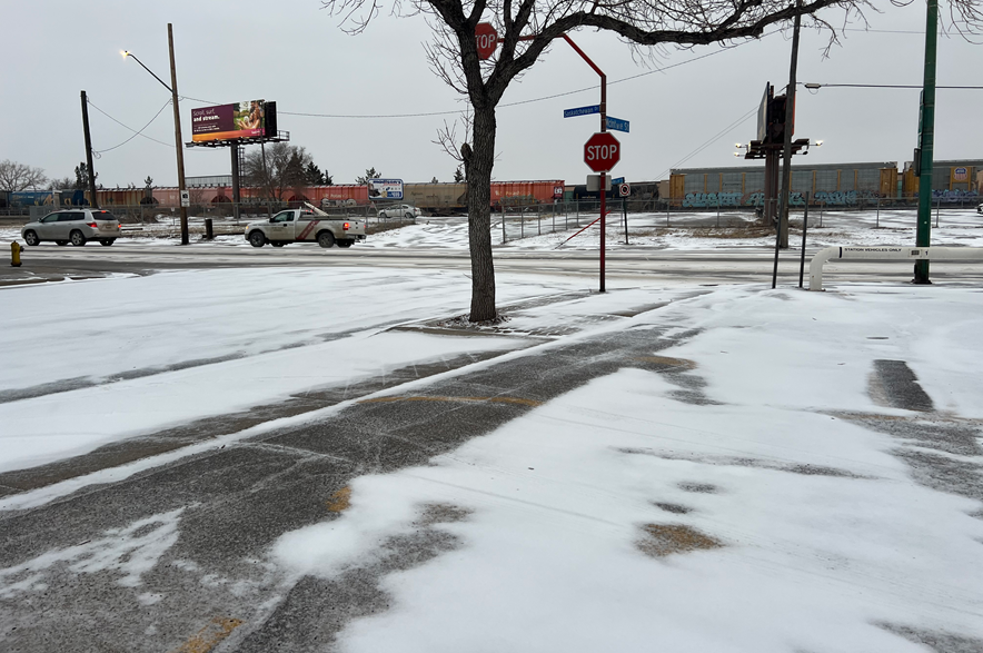Snow in Regina on April 16, 2026.