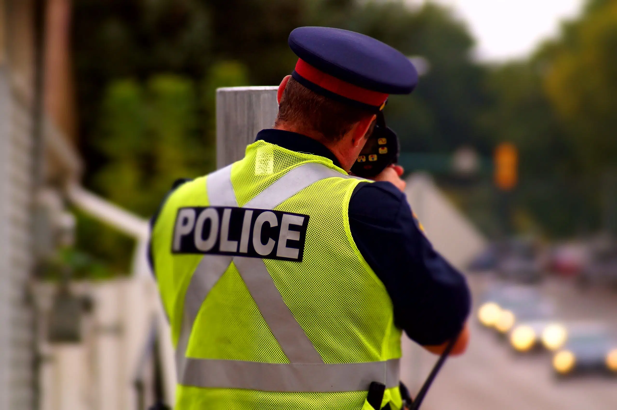 Woman charged after allegedly driving 60 km/h under limit on Highway 401