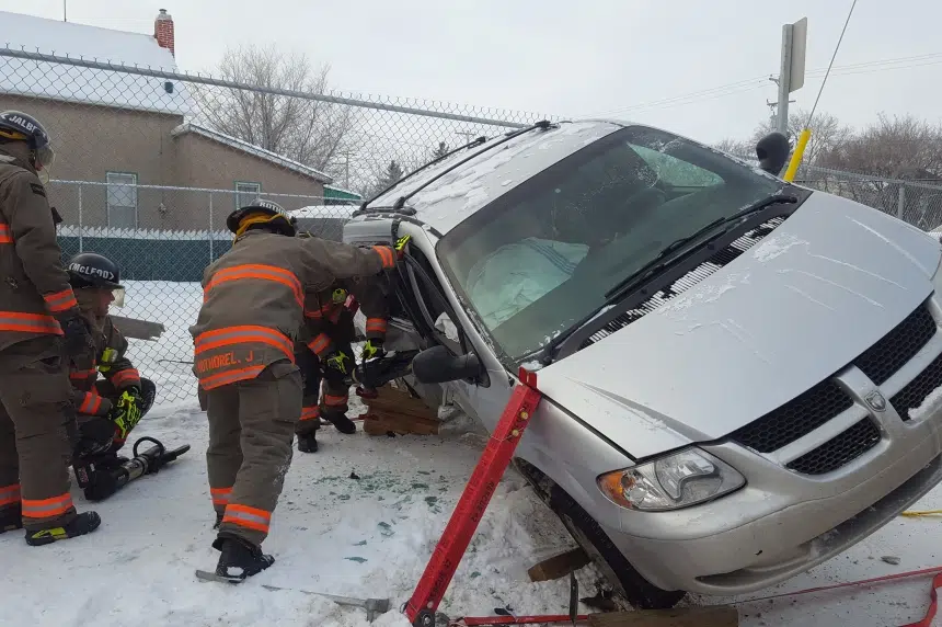 Driver trapped in van after 2-vehicle crash in Saskatoon