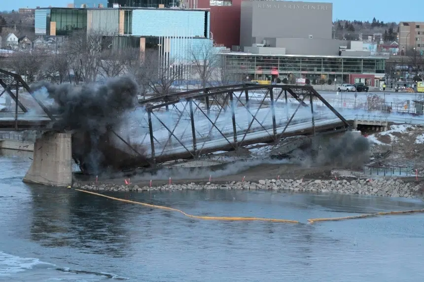Remaining span of Saskatoon's old Traffic Bridge won't be blown up