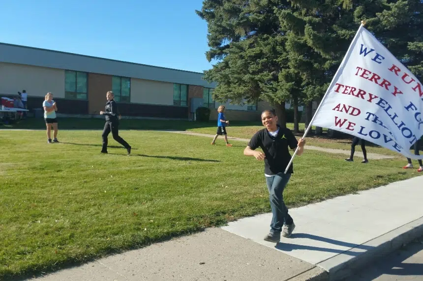 Saskatoon students pay tribute to lost caretaker for Terry Fox Day
