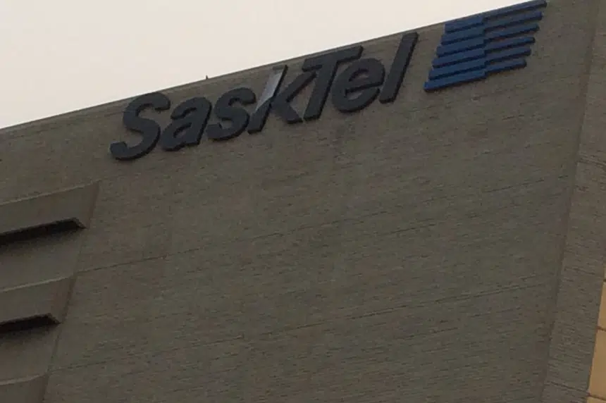 Traffic affected in downtown Regina after piece of SaskTel sign falls